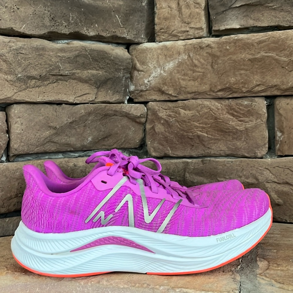 New Balance Fuel Cell Propel v4 Running Shoe / Cosmic Rose Orange / SZ 9